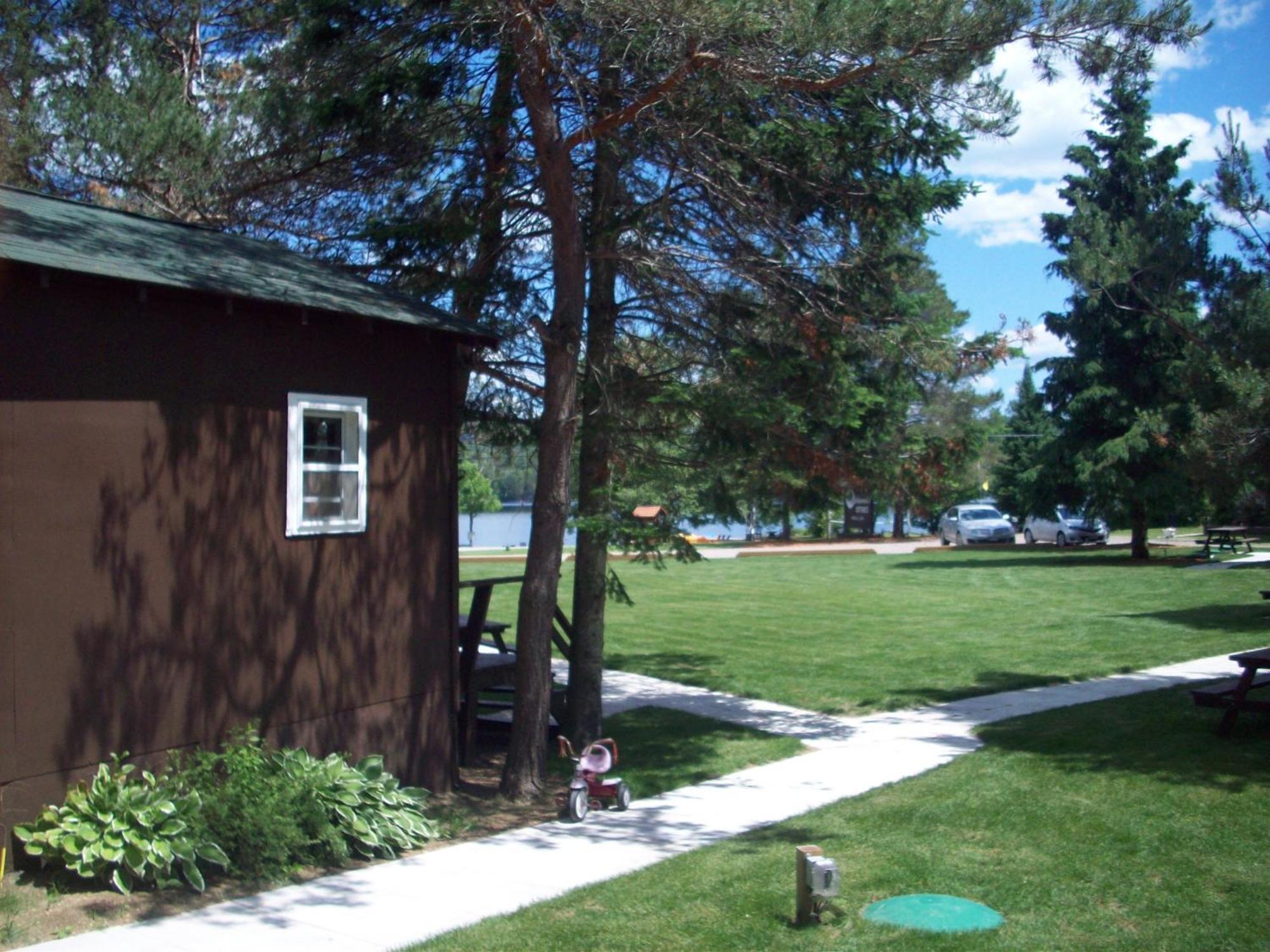 Lakewoods Cottage Oxtongue Lake Room photo