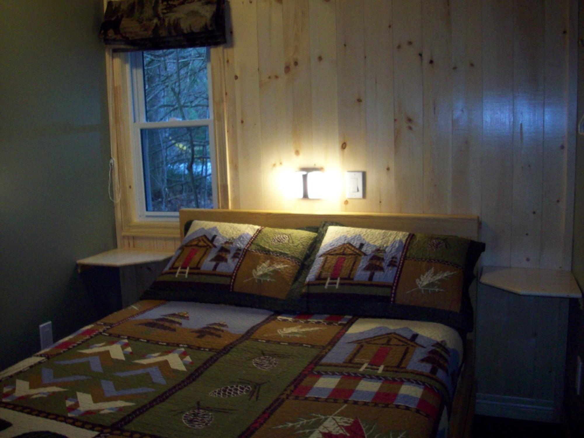 Lakewoods Cottage Oxtongue Lake Room photo