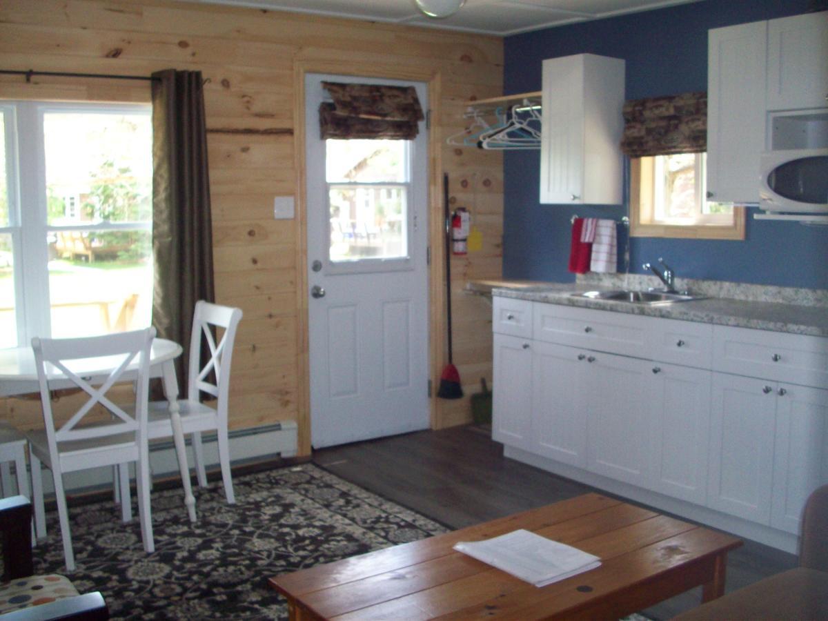 Lakewoods Cottage Oxtongue Lake Exterior photo